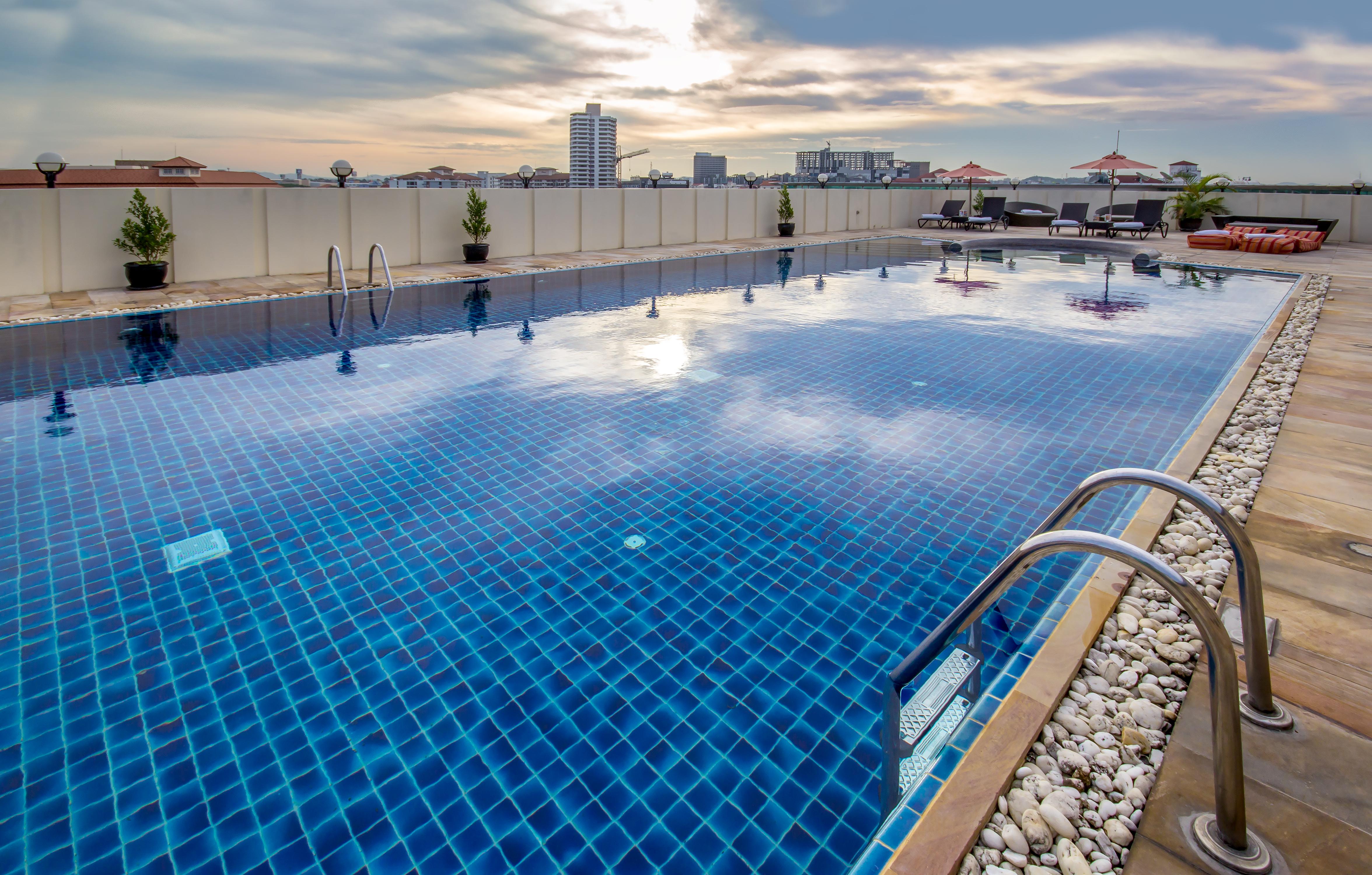 Nova Suites Pattaya By Compass Hospitality Екстериор снимка