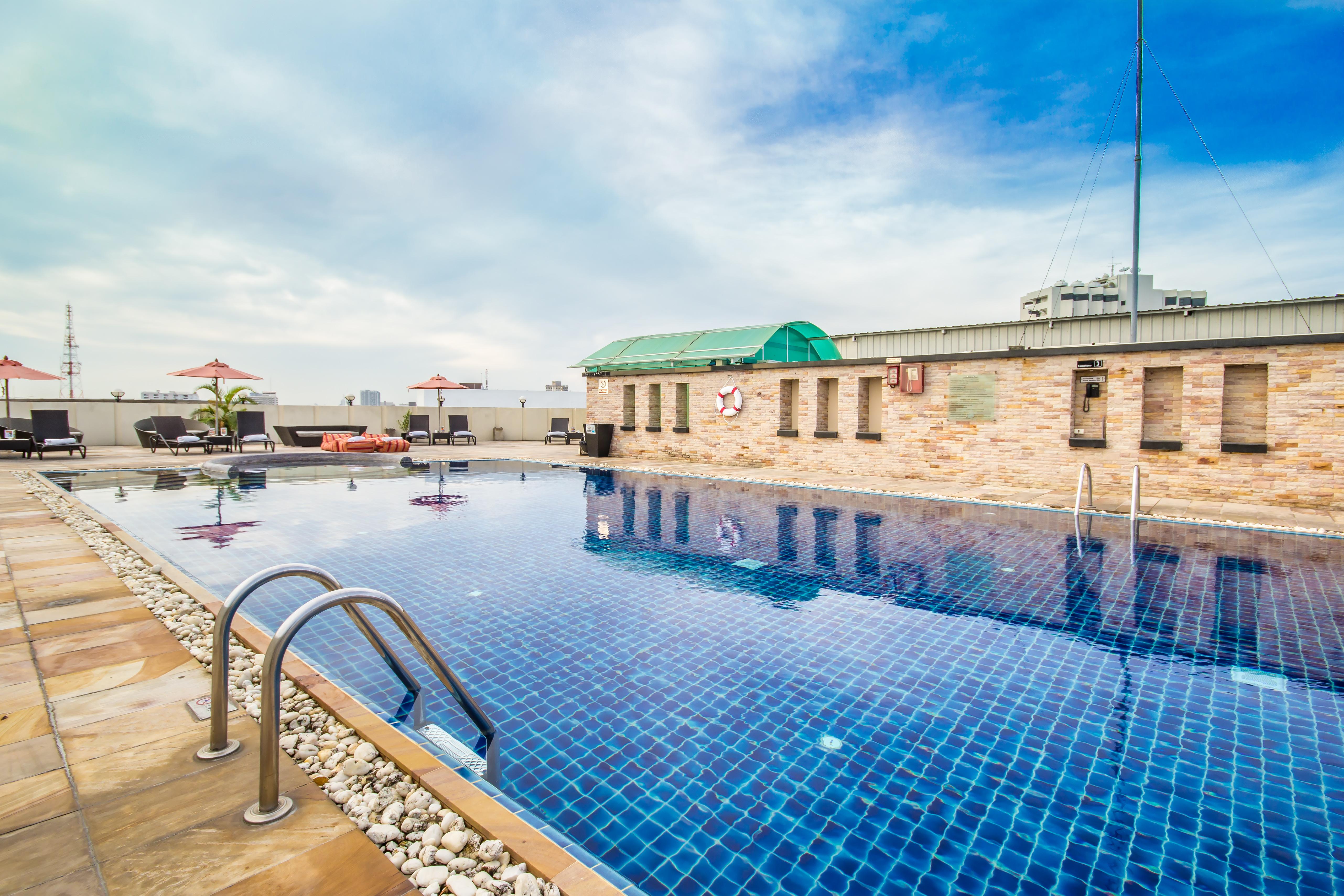 Nova Suites Pattaya By Compass Hospitality Екстериор снимка