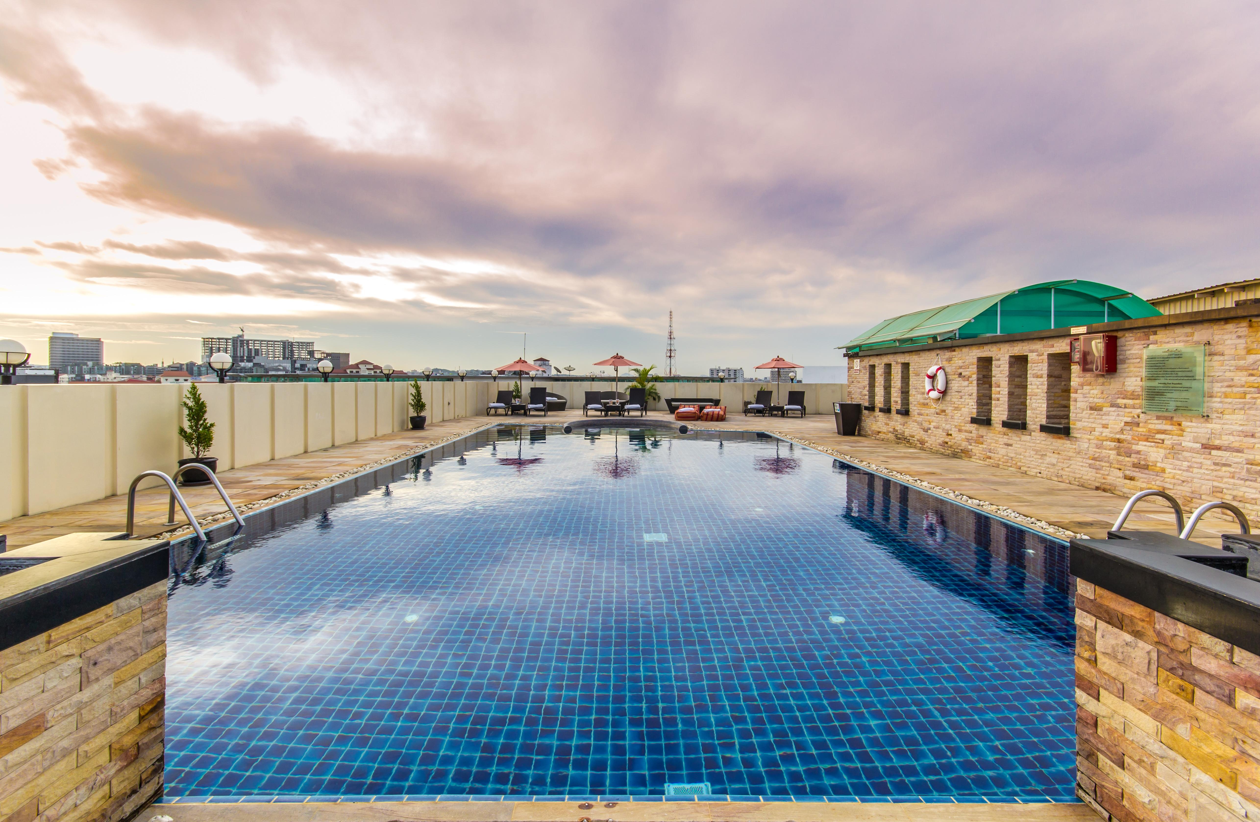Nova Suites Pattaya By Compass Hospitality Екстериор снимка