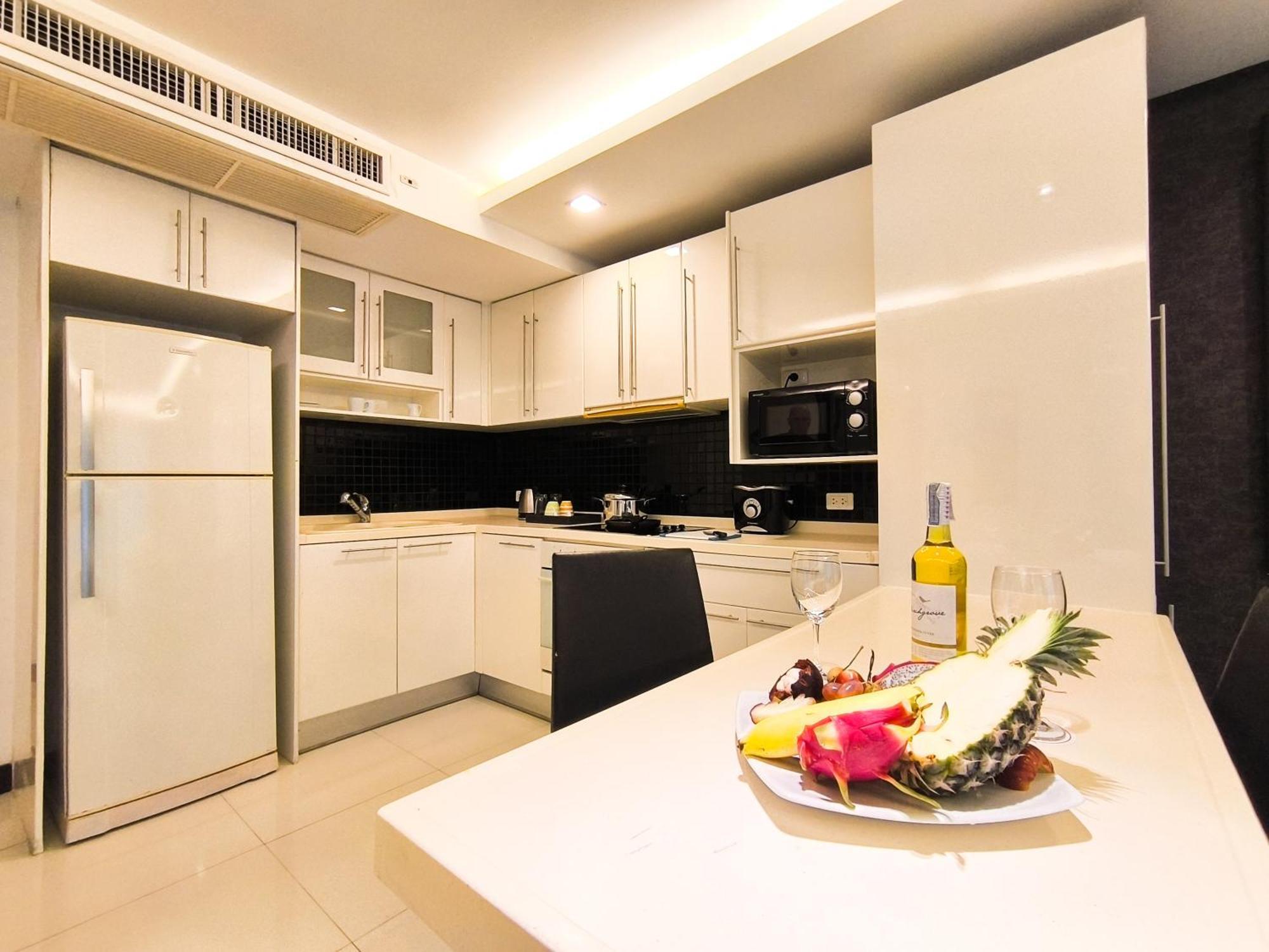 Nova Suites Pattaya By Compass Hospitality Екстериор снимка