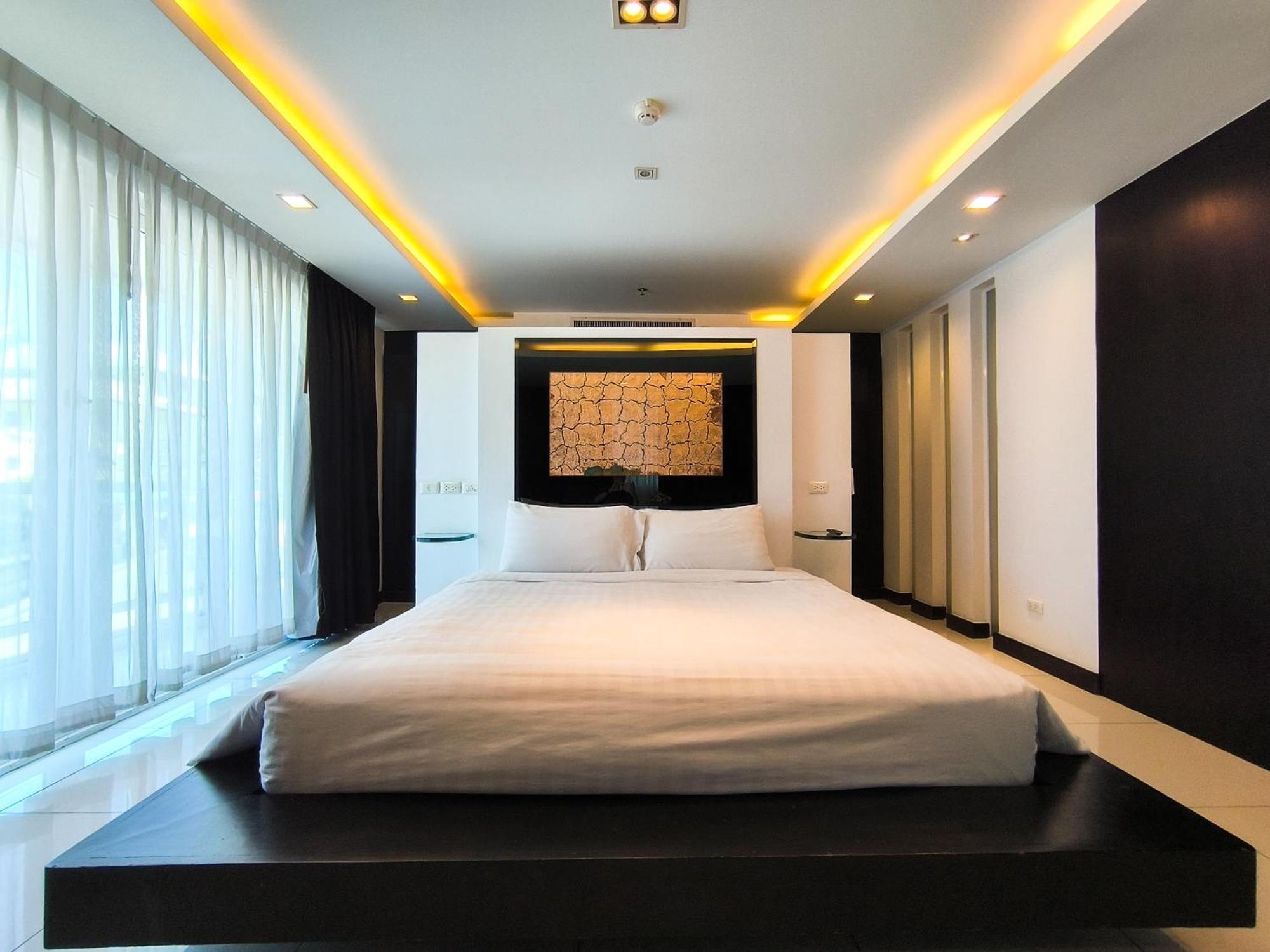 Nova Suites Pattaya By Compass Hospitality Екстериор снимка