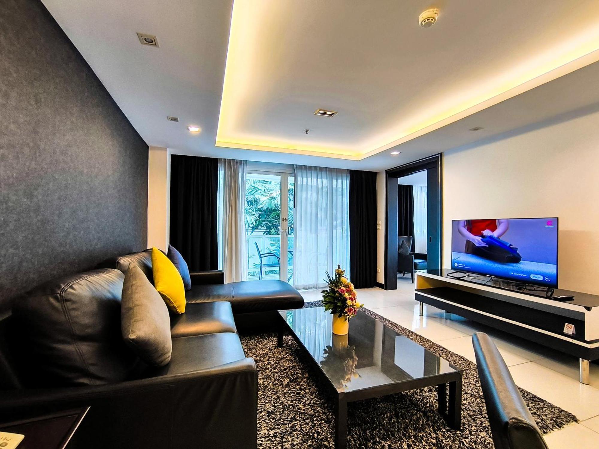 Nova Suites Pattaya By Compass Hospitality Екстериор снимка
