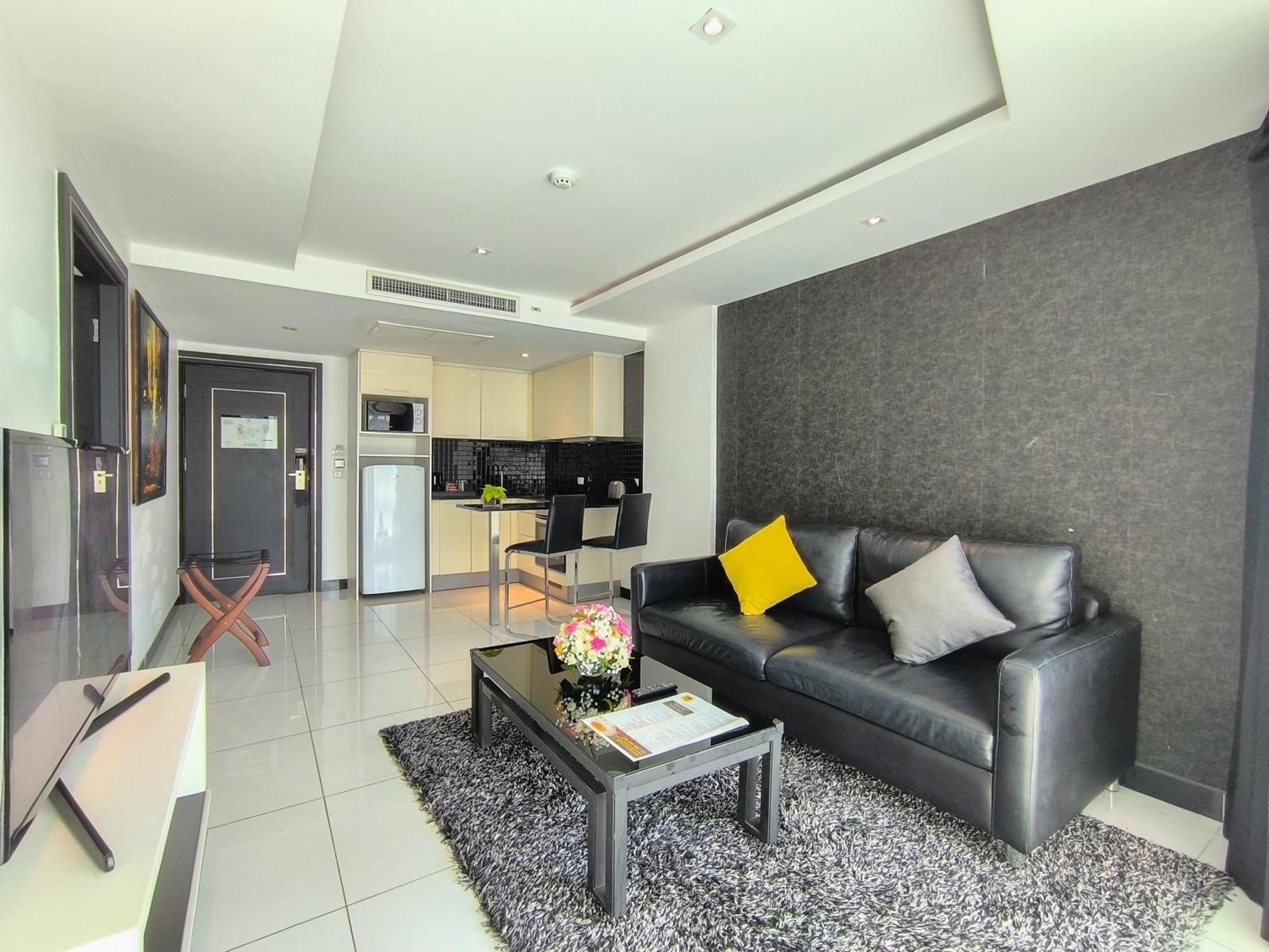 Nova Suites Pattaya By Compass Hospitality Екстериор снимка