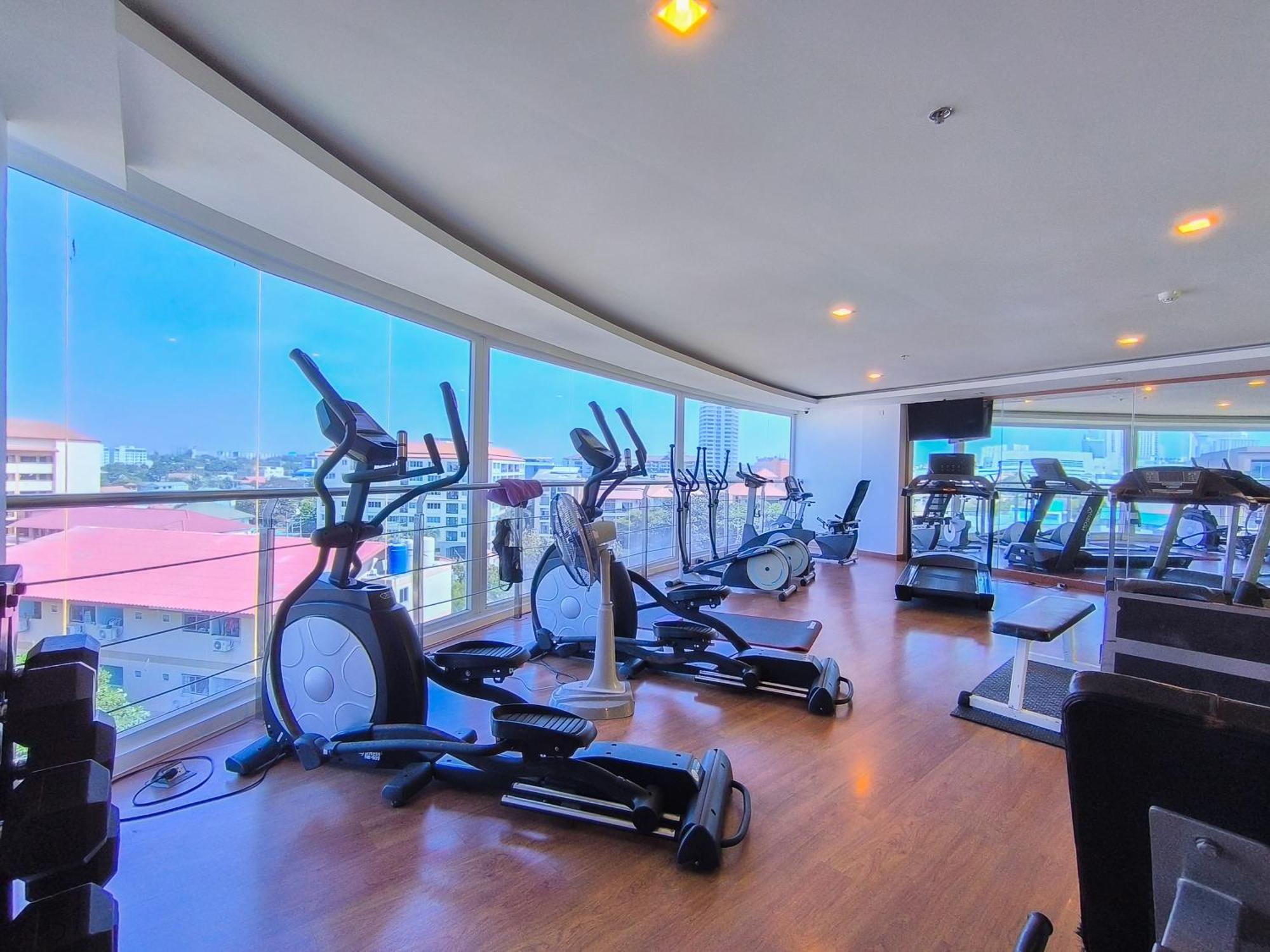 Nova Suites Pattaya By Compass Hospitality Екстериор снимка