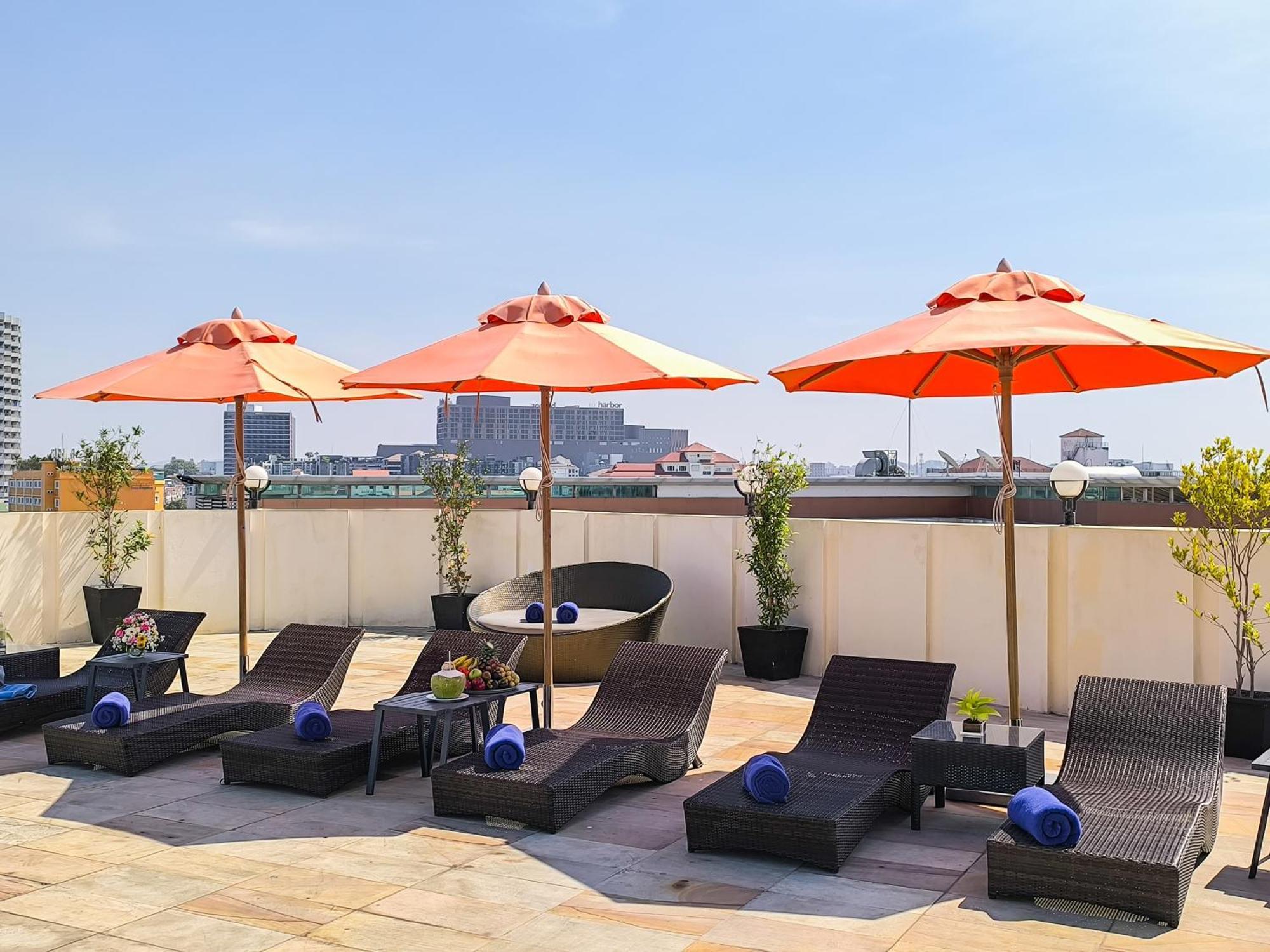 Nova Suites Pattaya By Compass Hospitality Екстериор снимка